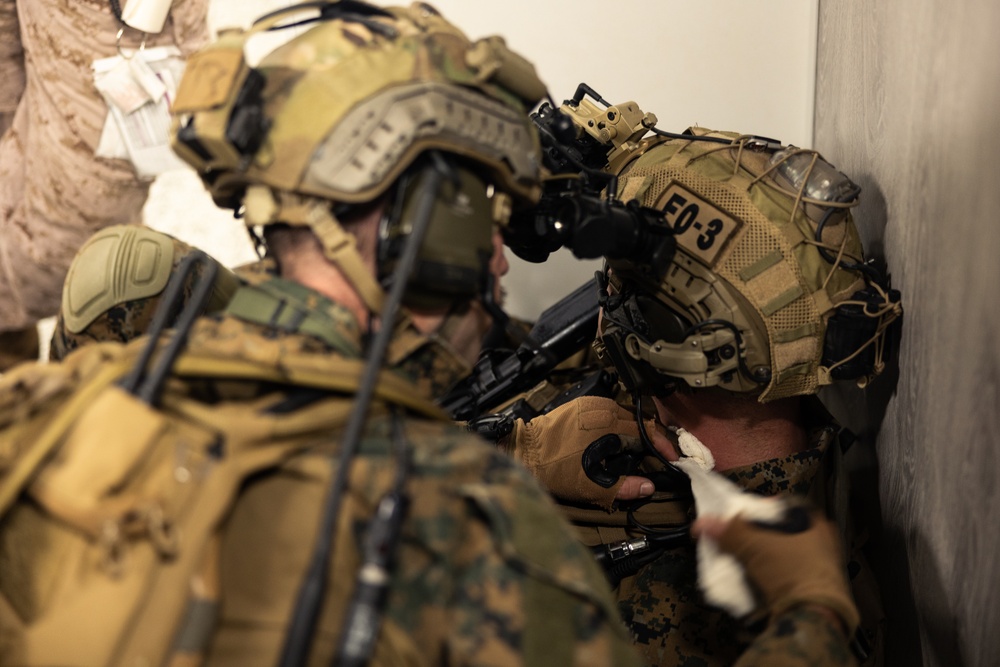 31st MEU | MRF raid under the stars