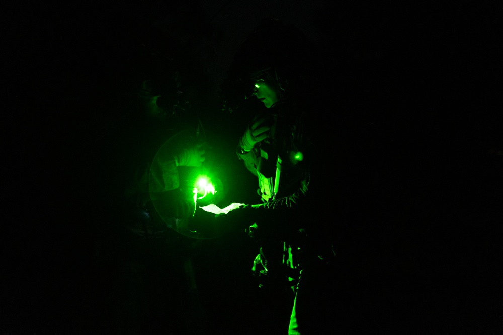 31st MEU | MRF raid under the stars