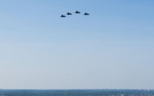 U.S. Airpower soars over the White House