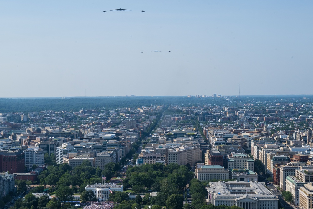 U.S. Airpower soars over the White House
