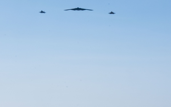 U.S. Airpower soars over the White House