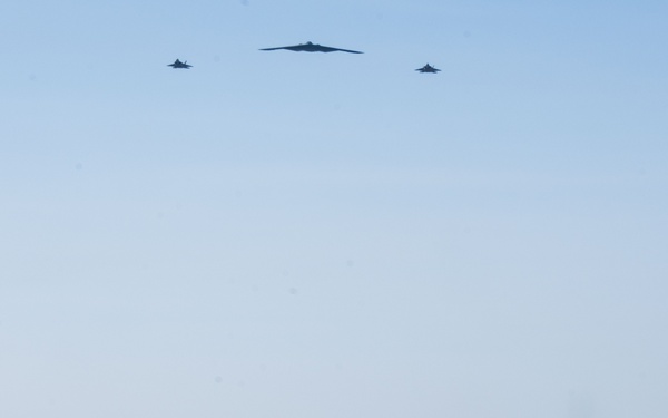 U.S. Airpower soars over the White House