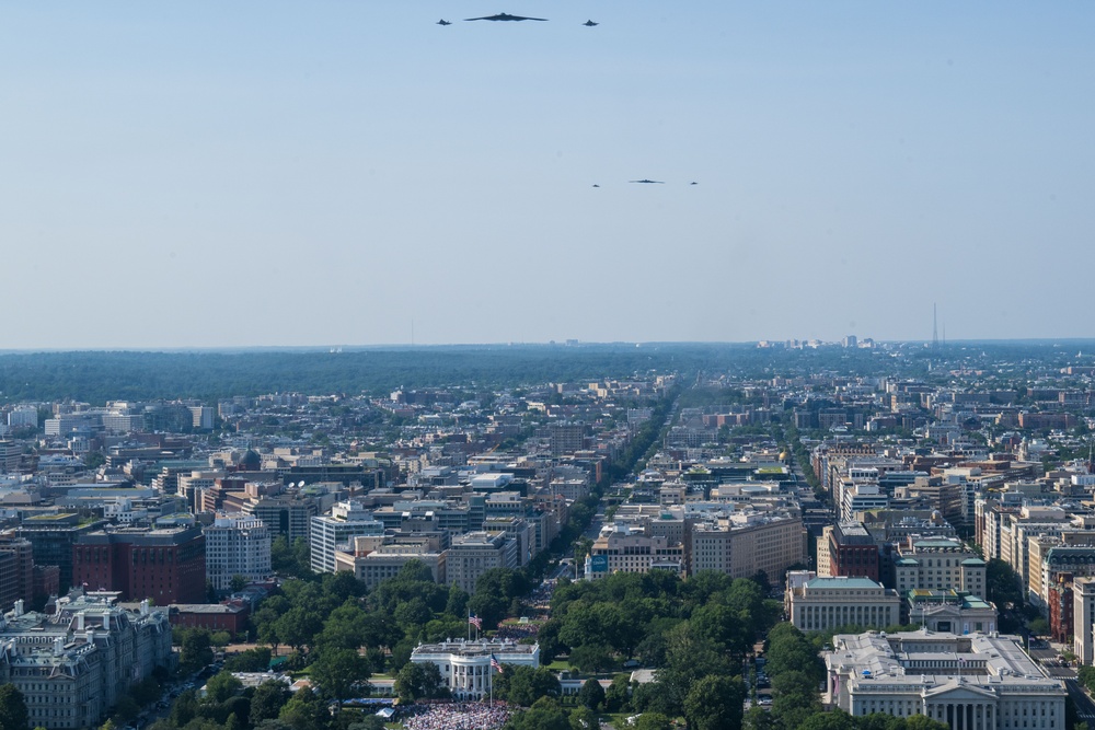 U.S. Airpower soars over the White House