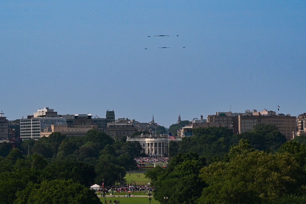 US Airpower soars over the White House