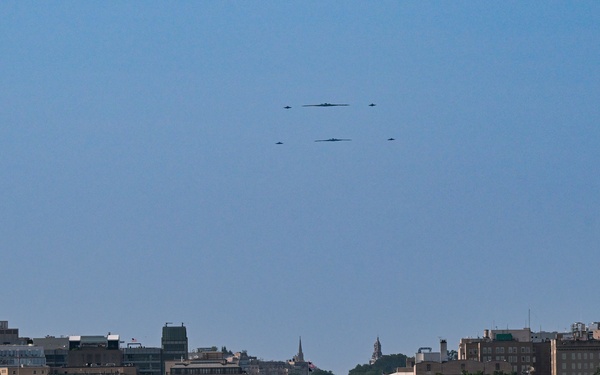 US Airpower soars over the White House