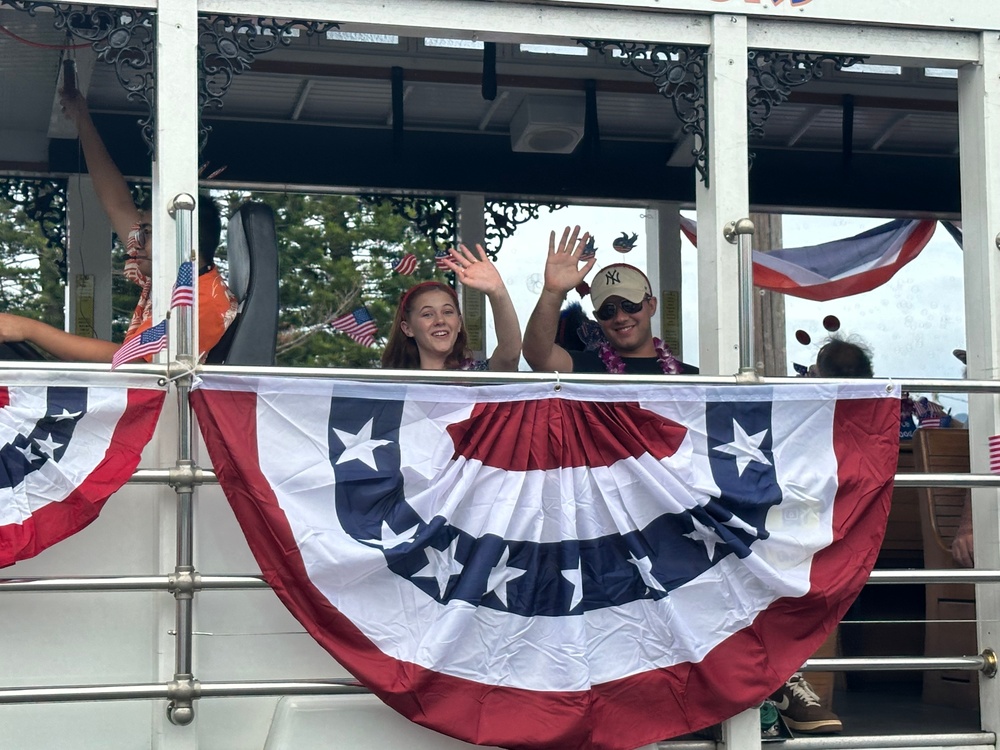 Service members participate in 76th Annual Kailua Independence Day Parade