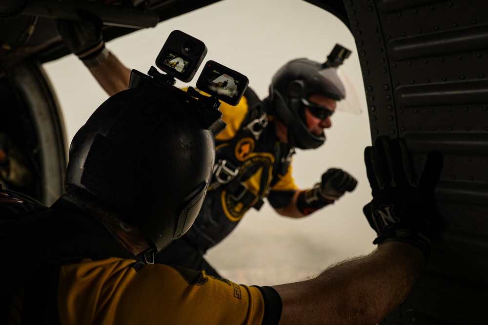 SOCOM Para-Commandos Showcase HALO Jump Capabilities Over Weyand Field