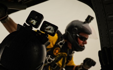 SOCOM Para-Commandos Showcase HALO Jump Capabilities Over Weyand Field