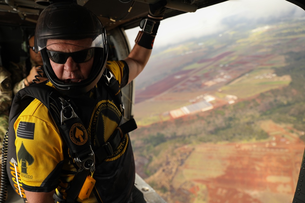 SOCOM Para-Commandos Showcase HALO Jump Capabilities Over Weyand Field