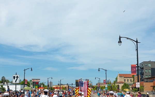 Navy Ceremonial Guard &amp; USS Minnesota Sailors March in Superior Parade