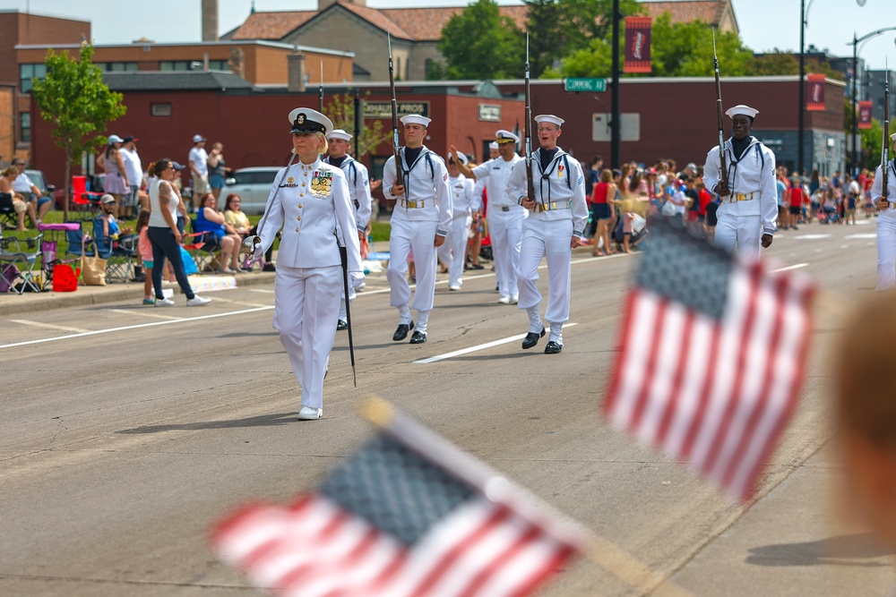 Navy Ceremonial Guard &amp; USS Minnesota Sailors March in Superior Parade