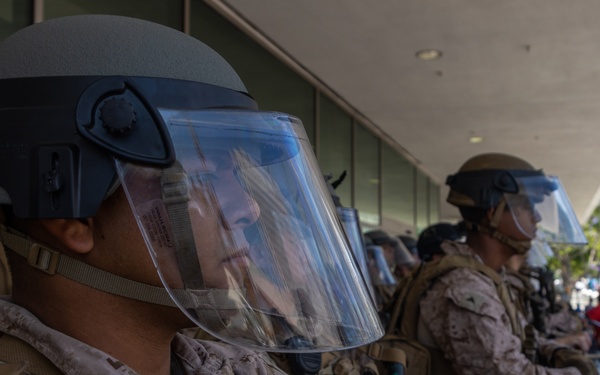 U.S. Marines guard federal building to assist California Army National Guard