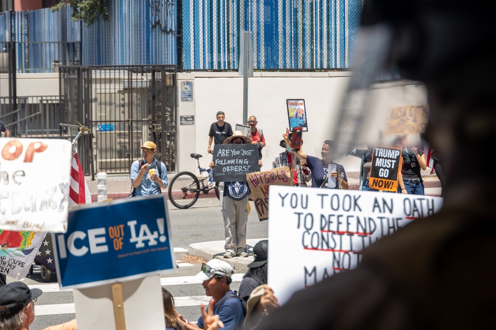 U.S. Marines guard federal building to assist California Army National Guard