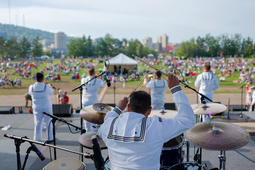 Navy Band Great Lakes Performs at Duluth Fourth Fest