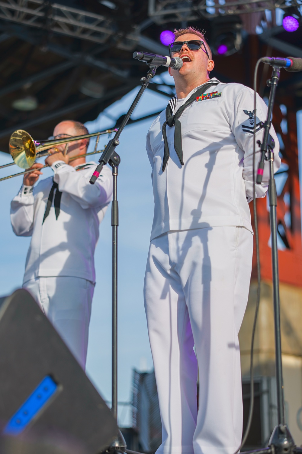 Navy Band Great Lakes Performs at Duluth Fourth Fest