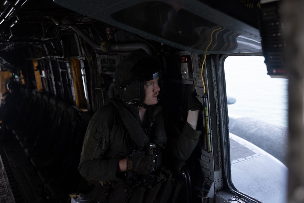 HMH-464 transports Royal Netherlands Marines during Atlantic Alliance 25