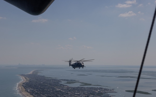 HMH-464 transports Dutch Marines during Atlantic Alliance 25