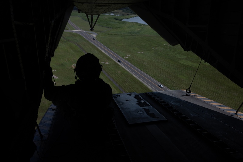 HMH-464 transports Dutch Marines during Atlantic Alliance 25
