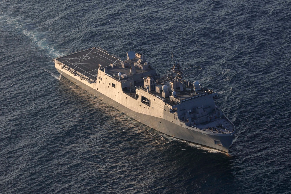 USS Iwo Jima and the USS Fort Lauderdale conduct underway operations