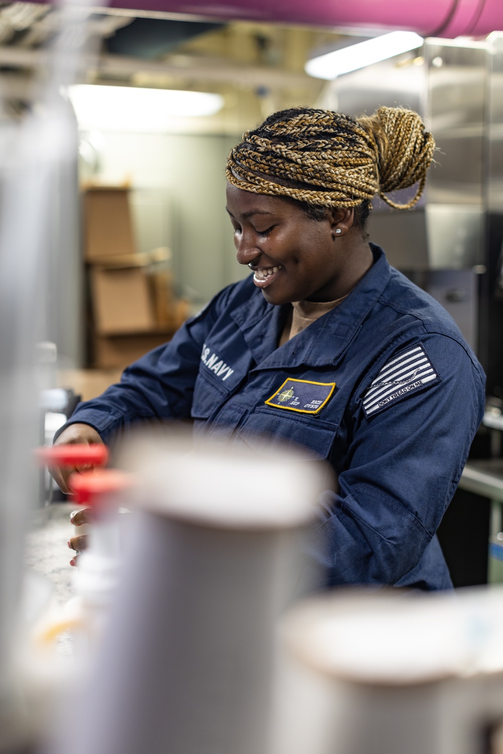 USS Gerald R. Ford (CVN 78) Retail Services Specialist Makes Beverages