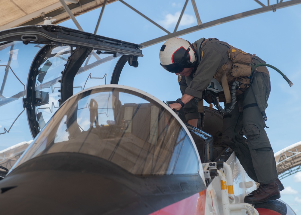 Adm. Stephen Koehler Visits Training Air Wing 2