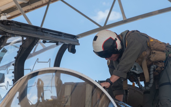 Adm. Stephen Koehler Visits Training Air Wing 2