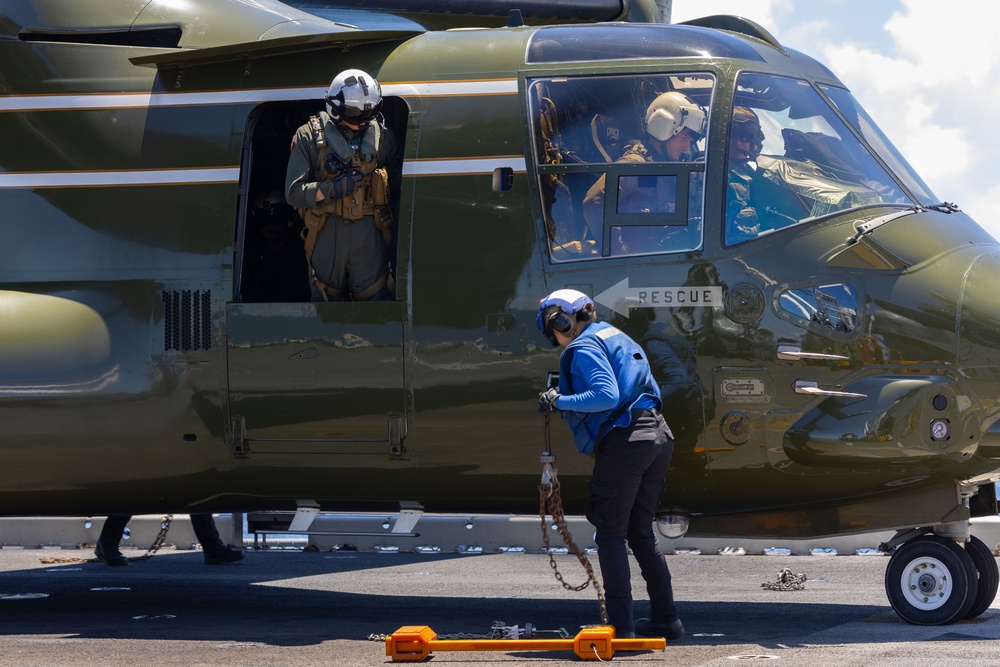 USS Iwo Jima Conducts Flight Operations with HMX 1
