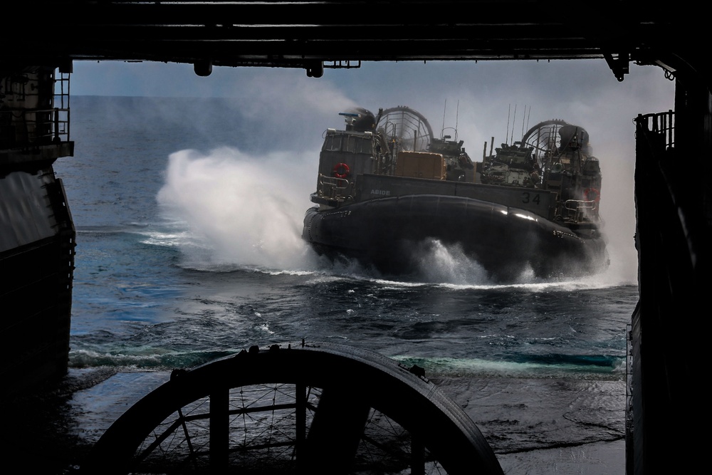 LCAC Recovery on USS Iwo Jima