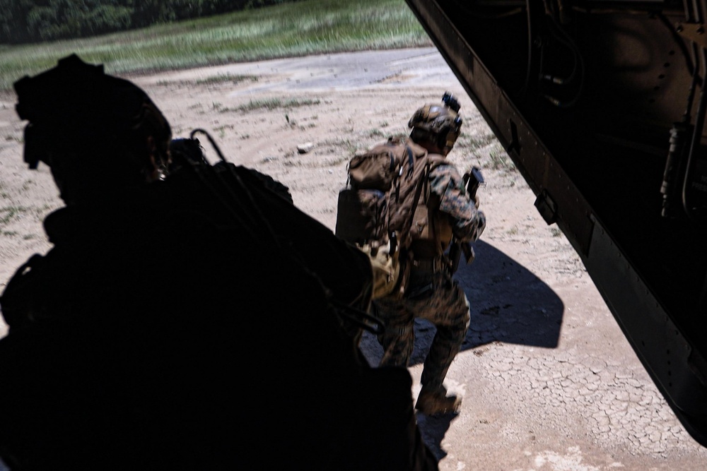 22nd MEU(SOC) | Weapons Co. TRAP mission During COMPTUEX