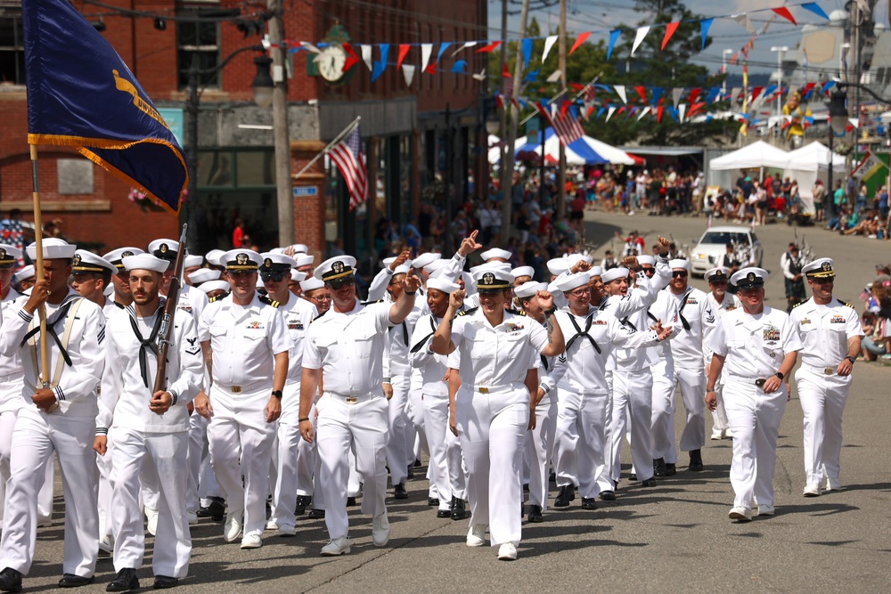 USS Farragut Marches in the Independence Day Parade