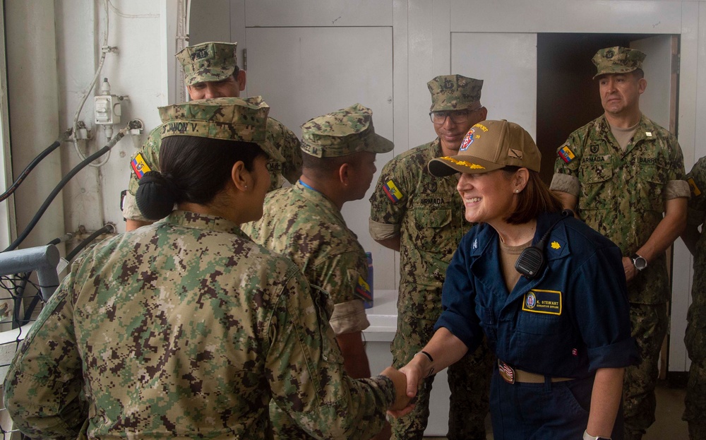 USNS Comfort hosts press from Ecuador