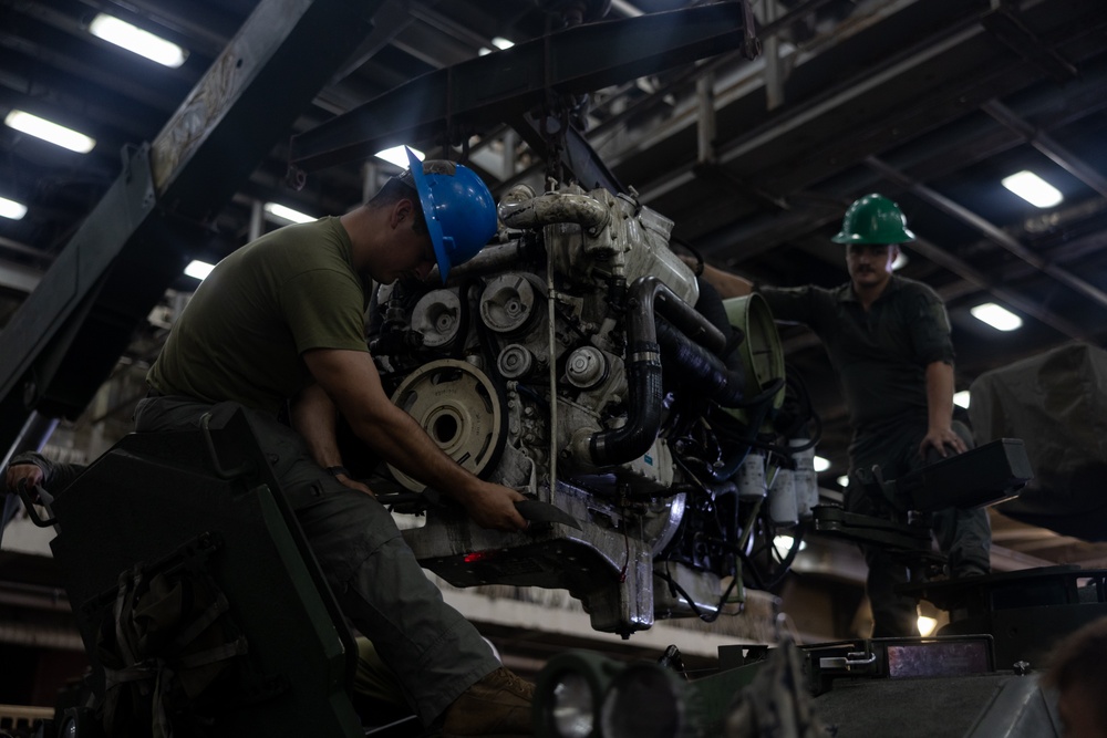 22nd MEU (SOC)| LAV Engine Maintenance