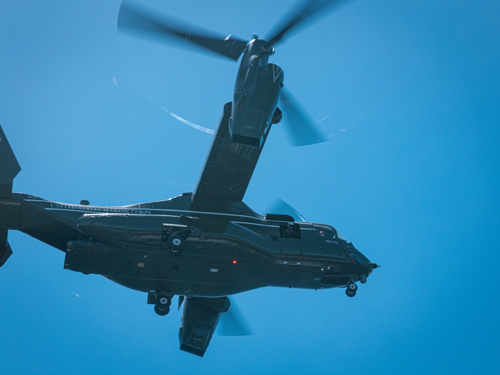 22nd MEU(SOC) | HMX-1 Conducts Deck Landings During COMPTUEX