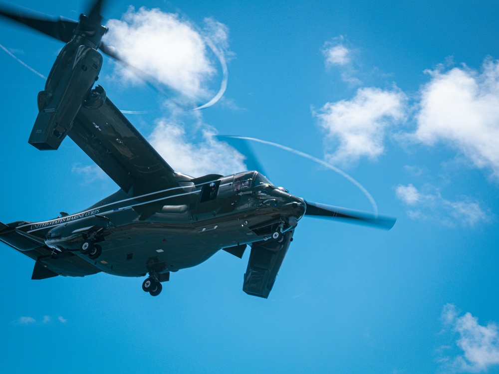 22nd MEU(SOC) | HMX-1 Conducts Deck Landings During COMPTUEX