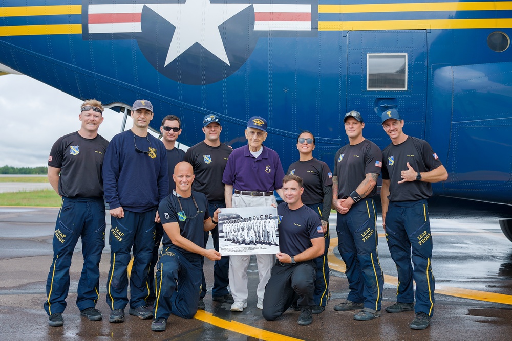 Buffalo Lake Native and Navy Parachuting Pioneer Reunites with Leap Frogs at Duluth Air Show