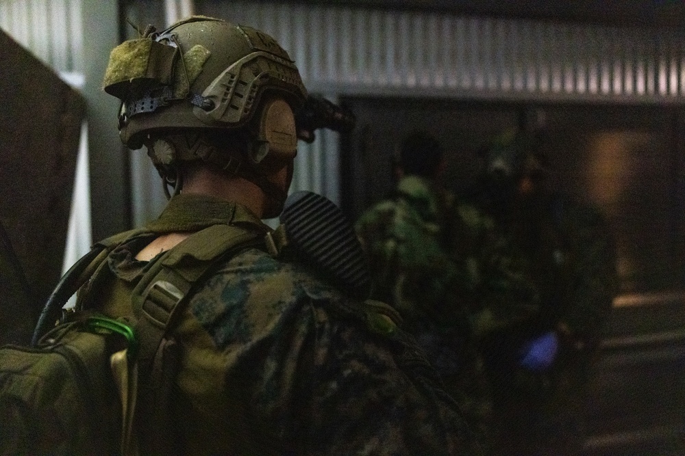 DVIDS - Images - U.S. Marines with Force Reconnaissance Platoon Conduct ...