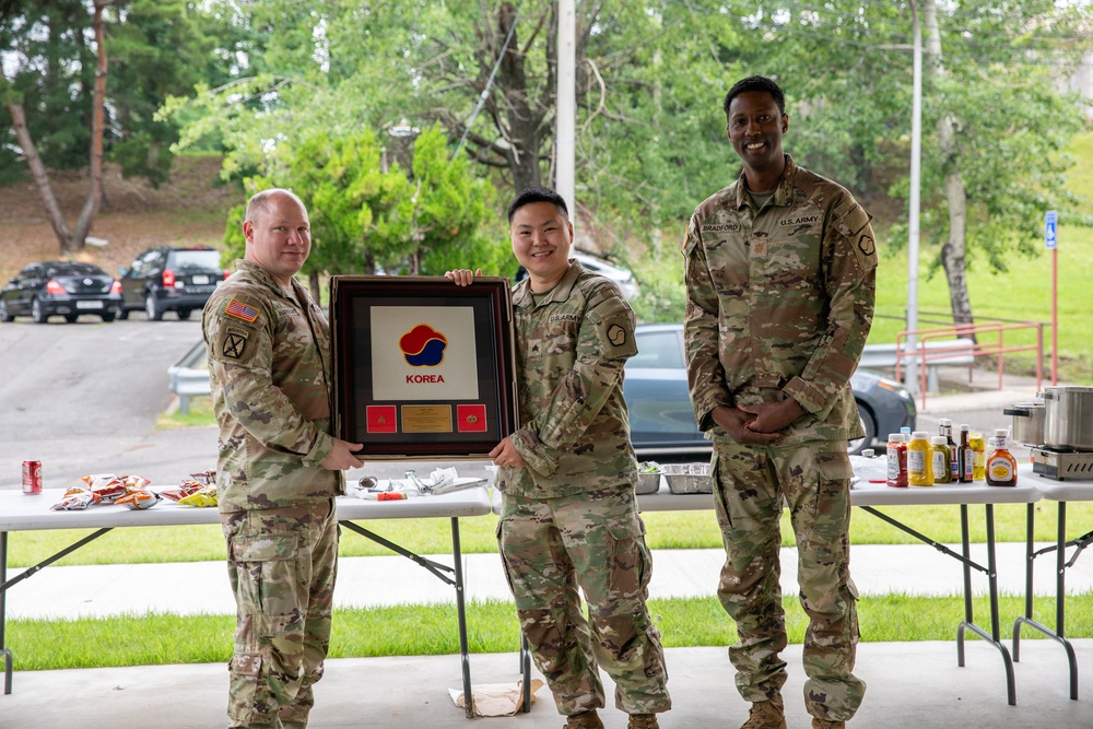 Today, the U.S. Army Materiel Support Command – Korea held a heartfelt farewell ceremony honoring four outstanding members of our command who will soon depart: