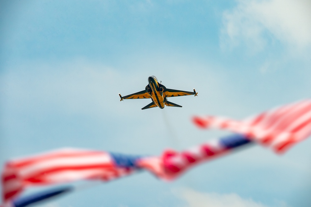 ROKAF Black Eagles soar over Camp Humphreys