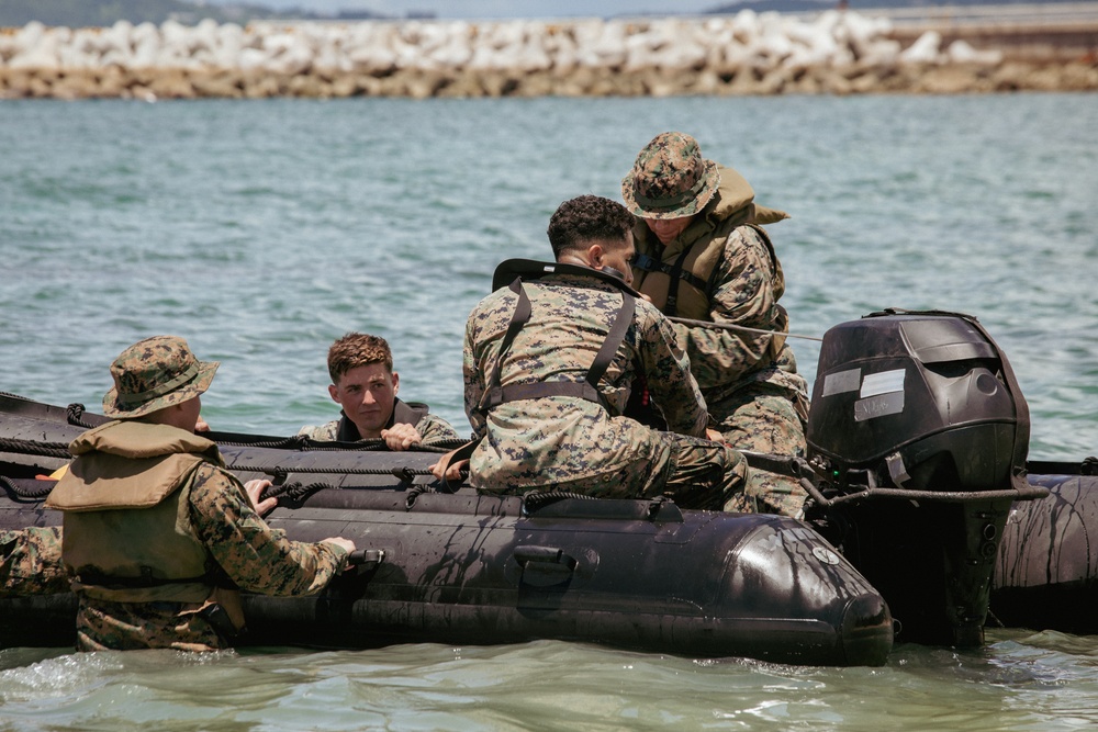 Littoral Engineer Reconnaissance Team and 12th Littoral Logistics Battalion Conduct Combat Rubberized Raid Raft Sustainment Training