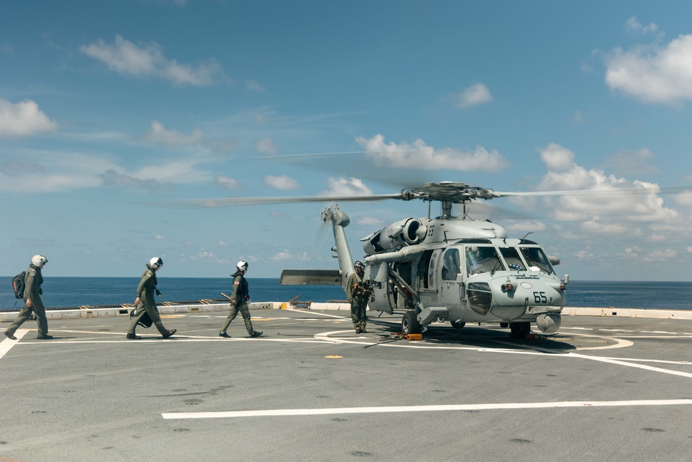U.S. Fleet Forces Deputy Commander Visits 22nd MEU(SOC)