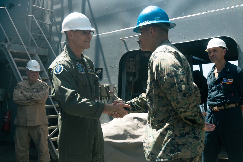 U.S. Fleet Forces Deputy Commander Visits 22nd MEU(SOC)