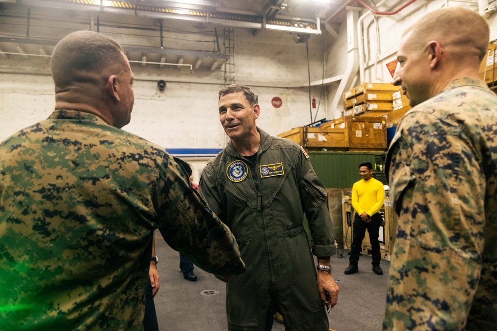 U.S. Fleet Forces Deputy Commander Visits 22nd MEU(SOC)