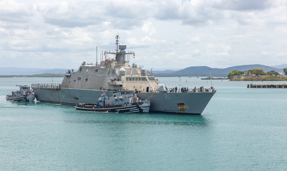 USS Minneapolis-Saint Paul Arrives in Guantanamo