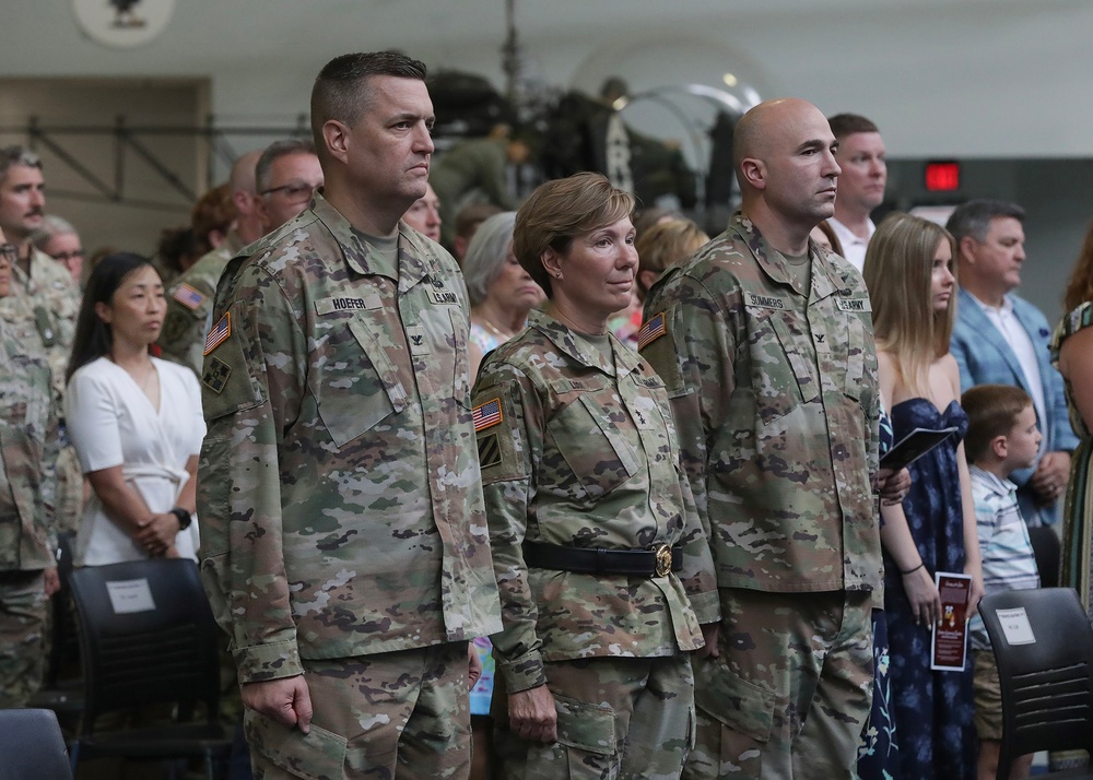 Summers Assumes Command of USAARL