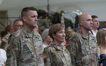 Summers Assumes Command of USAARL