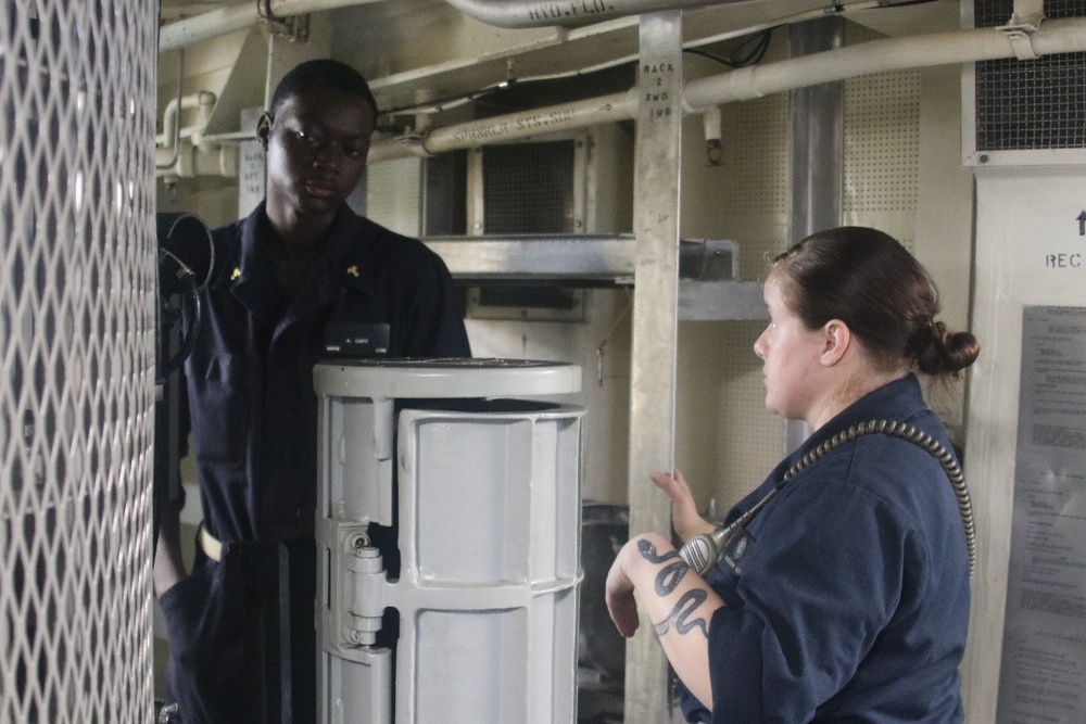 USS GONZALEZ (DDG 66) Conducts Surface Warfare Advanced Tactical Training (SWATT)