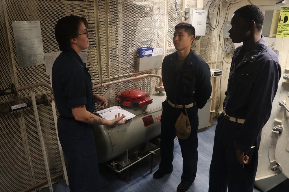 USS GONZALEZ (DDG 66) Conducts Surface Warfare Advanced Tactical Training (SWATT)