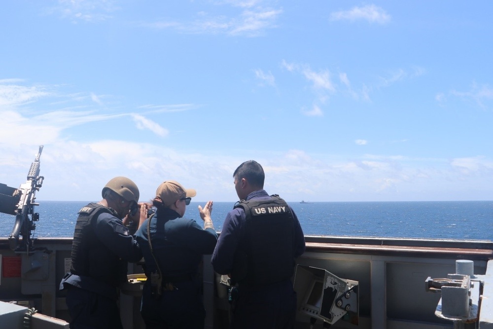 USS GONZALEZ (DDG 66) Conducts Surface Warfare Advanced Tactical Training (SWATT)