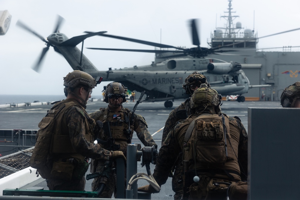 31st MEU | Visit, Board, Search, and Seizure exercise