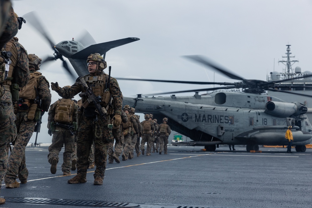 31st MEU | Visit, Board, Search, and Seizure exercise